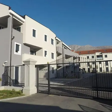 Laura Apartment Podstrana