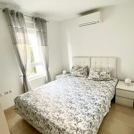 Laura Apartman Podstrana