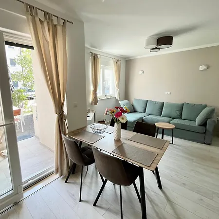 Laura Apartman Podstrana